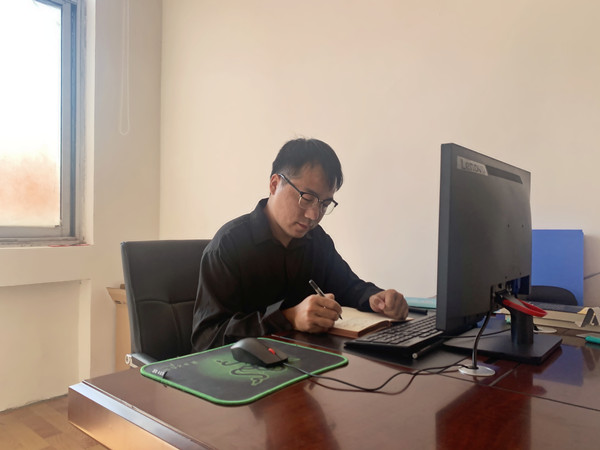 辅导员 崔顺_副本.jpg