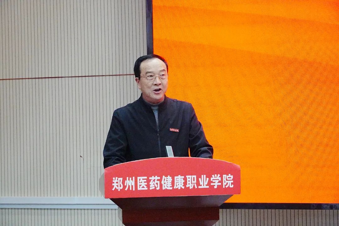 邱德群.jpg