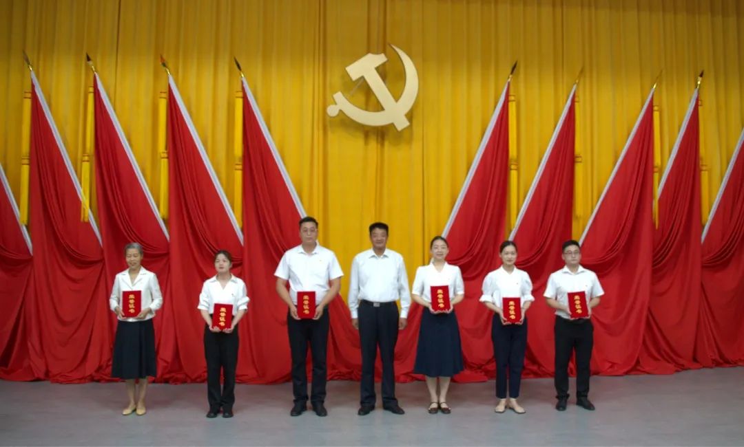 胡校长.jpg