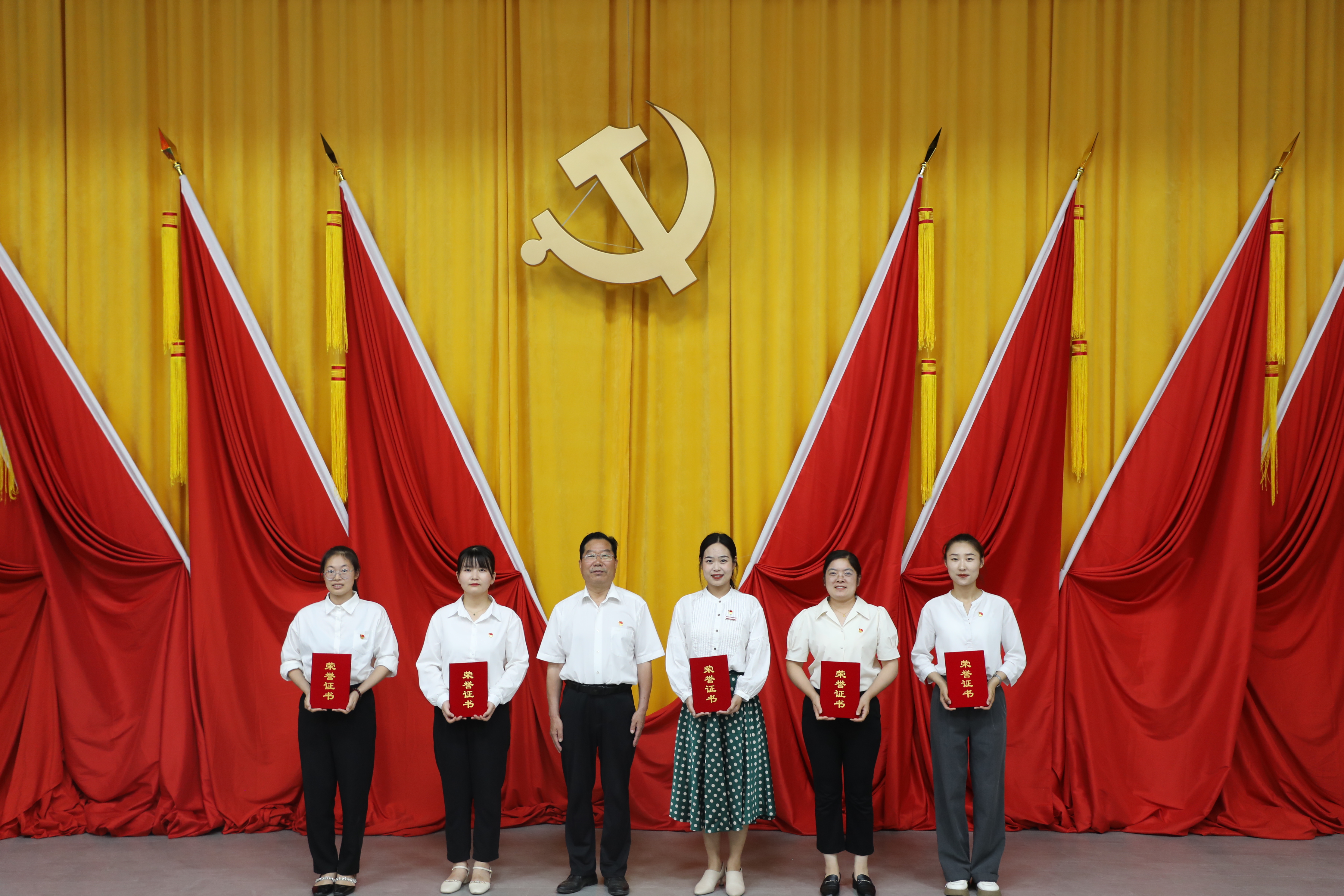 第一组.jpg